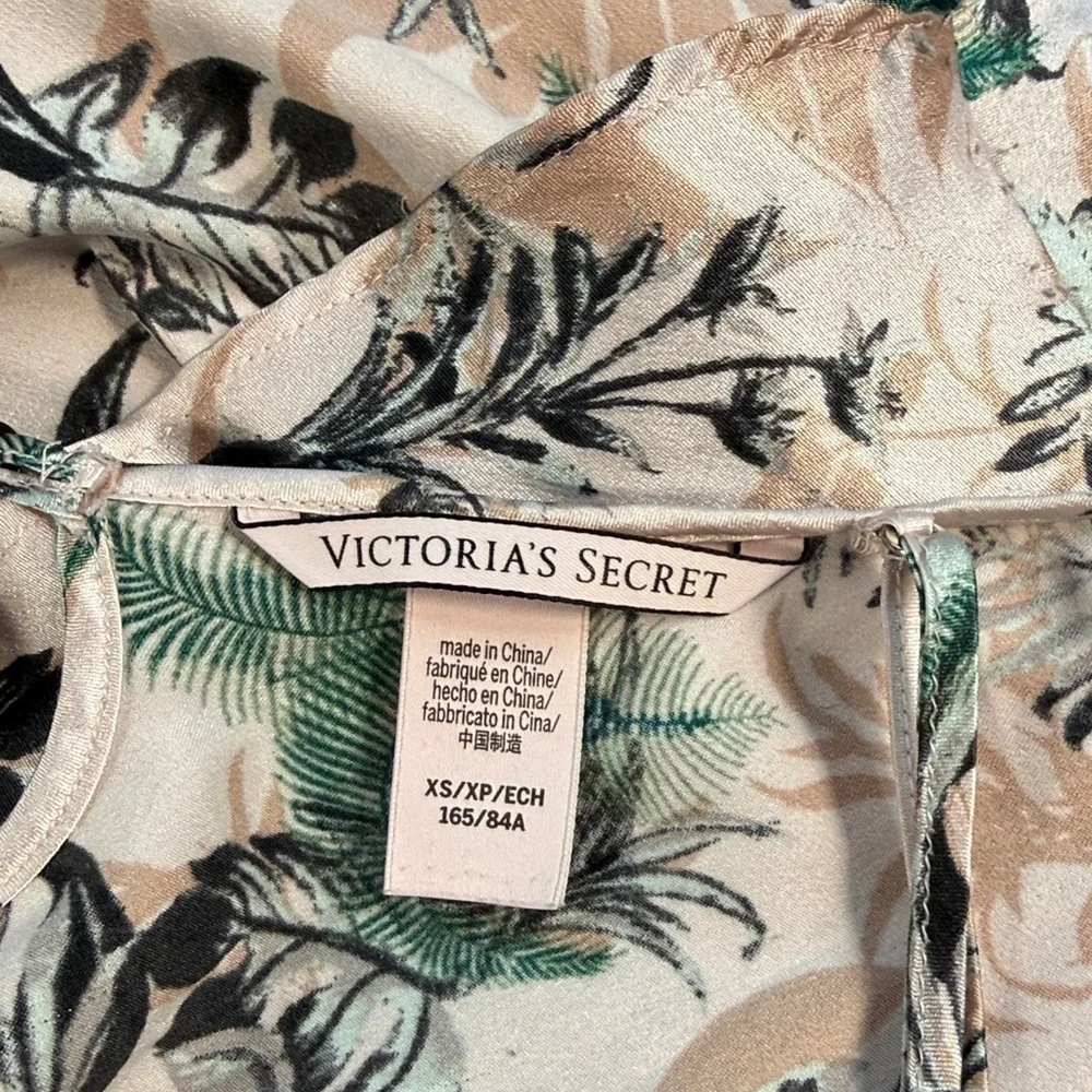Victorias Secret chic floral
